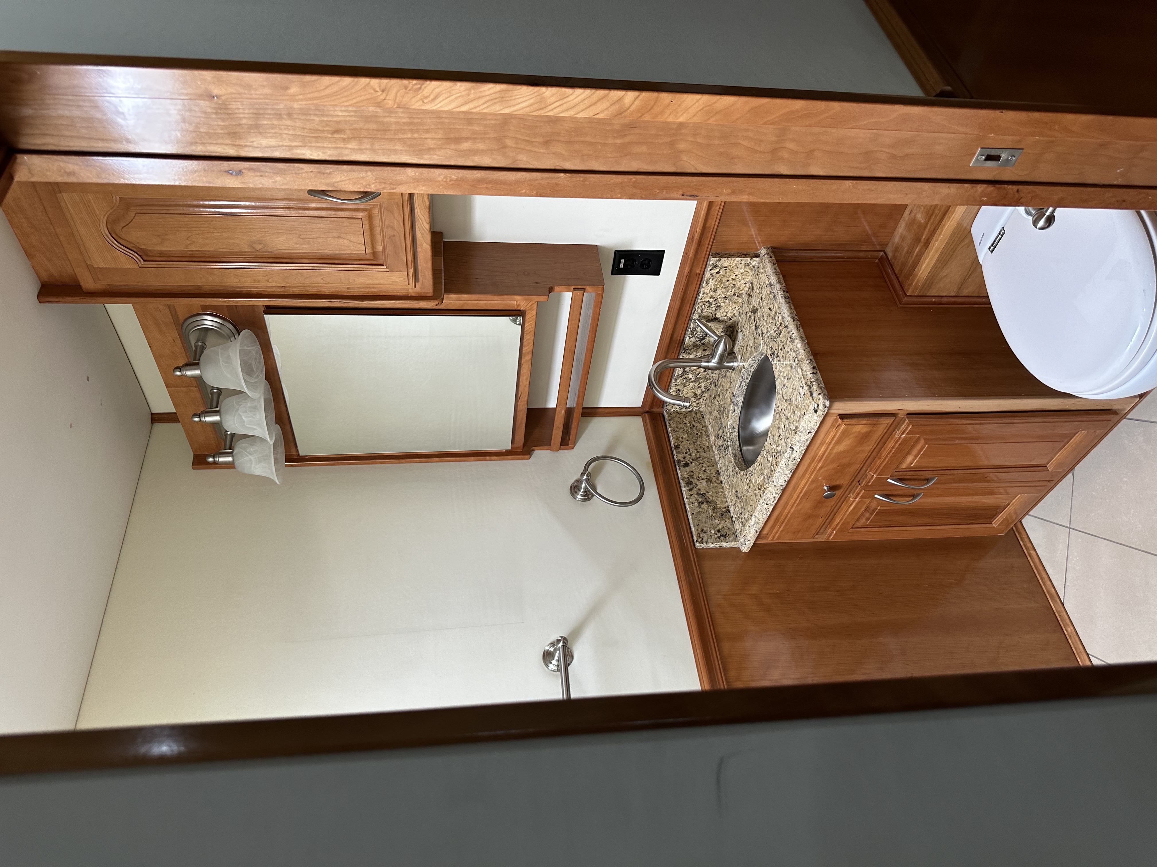 Used 2010 Renegade 45' Motorcoach